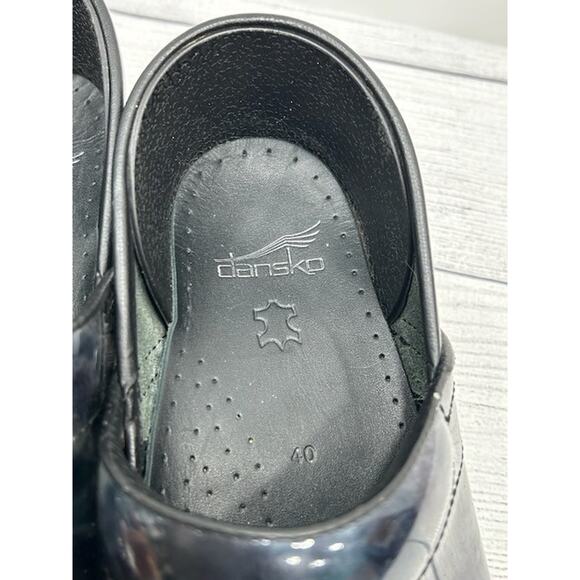 Dansko Womens Comfort Work Shoes Printed Clogs Closed Toe Slip On Blue Size 40 - Picture 8 of 11